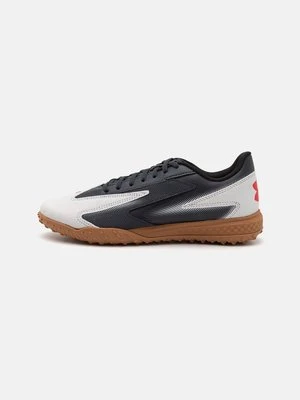 Buty piłkarskie na murawę Under Armour