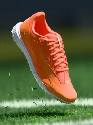 Buty piłkarskie na murawę Under Armour pomarańczowy