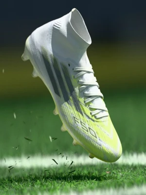 Buty piłkarskie na twardą nawierzchnię Adidas biały
