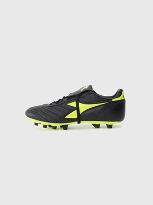 Buty piłkarskie na twardą nawierzchnię Diadora