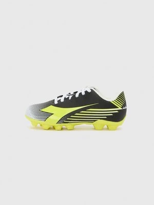 Buty piłkarskie na twardą nawierzchnię Diadora