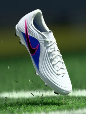 Buty piłkarskie na twardą nawierzchnię Nike biały