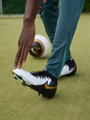 Buty piłkarskie na twardą nawierzchnię Nike Performance