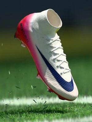 Buty piłkarskie na twardą nawierzchnię Nike Performance