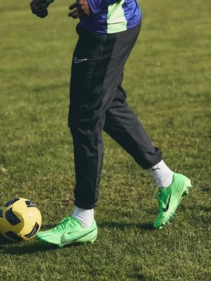 Buty piłkarskie na twardą nawierzchnię Nike zielony