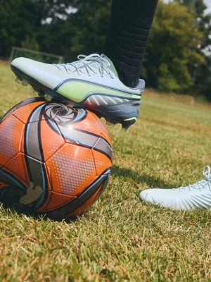 Buty piłkarskie na twardą nawierzchnię Puma jasnoszary