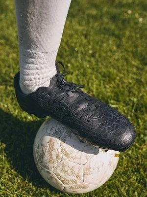 Buty piłkarskie na twardą nawierzchnię Skechers czarny