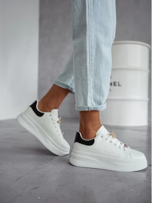 Buty sneakersy na platformie ze zdobieniami - białe  magmac 