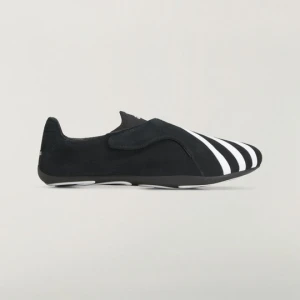 Buty sportowe PW Vario Flat Earther Adidas
