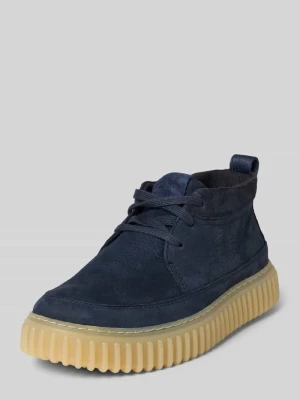 Buty sznurowane z fakturowaną podeszwą Clarks