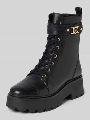 Buty sznurowane ze skóry naturalnej z ozdobną sprzączką model ‘Mandy’ MICHAEL Michael Kors