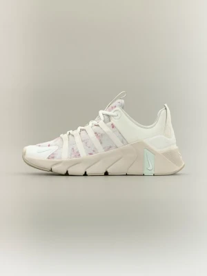 Buty treningowe Nike mleczny