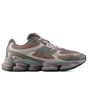 Buty unisex New Balance U20002T8 - brązowe