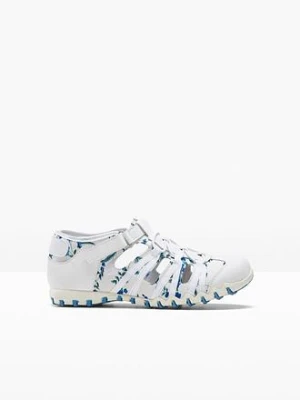 Buty wsuwane na profilowanej podeszwie BonPrix biały