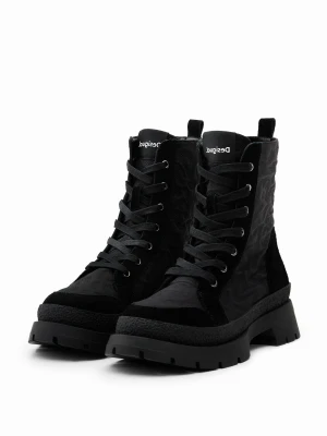 Buty z nadrukiem w panterkę Desigual