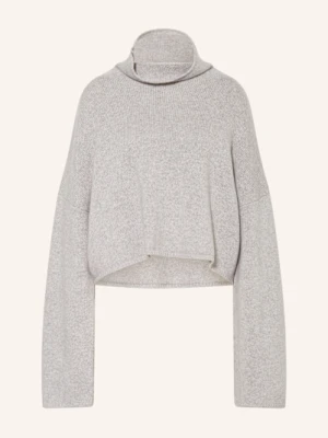 By Aylin Koenig Golf Carli grau