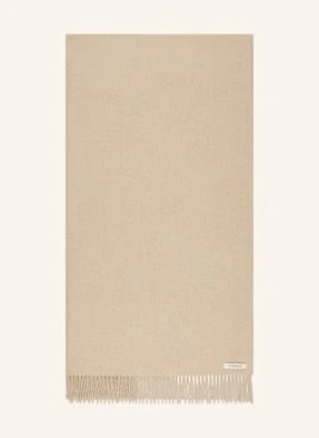 By Aylin Koenig Szal Charlie braun