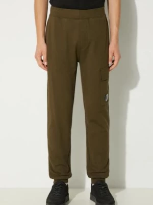 C.P. Company spodnie dresowe bawełniane Diagonal Raised Fleece Cargo Sweatpants kolor zielony gładkie 17CMSP017A005086W