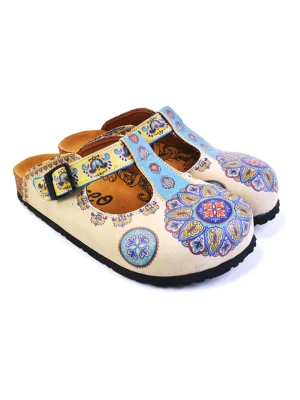 Calceo Chodaki w kolorze beżowym ze wzorem rozmiar: 42