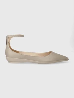 Calvin Klein baleriny skórzane WRAPPED ANKLE STRAP BALLERINA kolor beżowy HW0HW01840