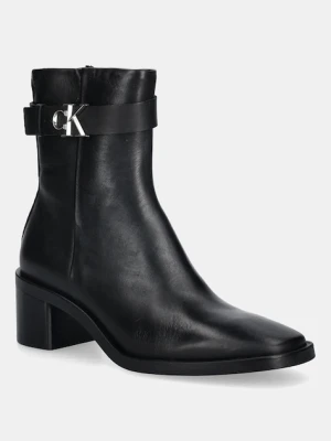 Calvin Klein botki skórzane BLOCK HEEL BOOT W/ METAL LOGO damskie kolor czarny na słupku HW0HW02591