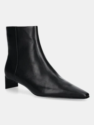 Calvin Klein botki skórzane SET BACK KITTEN HEEL ANKLE BOOT kolor czarny na słupku HW0HW02811