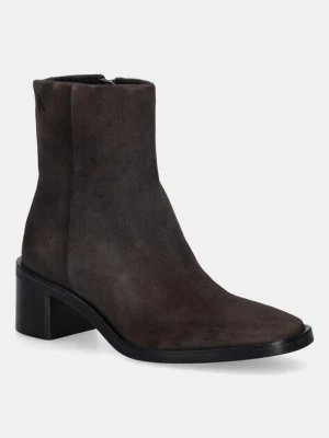 Calvin Klein botki zamszowe BLOCK HEEL ZIP BOOT SUE damskie kolor brązowy na słupku HW0HW02592
