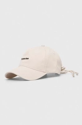 Calvin Klein czapka z daszkiem bawełniana kolor beżowy z aplikacją