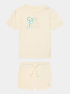 Calvin Klein Jeans Komplet t-shirt i spodenki Gradient Logo IN0IN00175 Biały Regular Fit