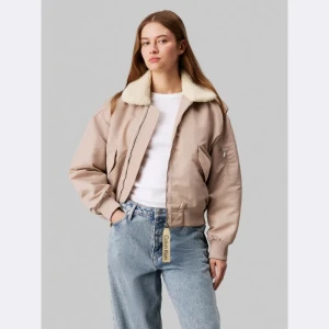 Calvin Klein Jeans Satynowa kurtka | Loose fit