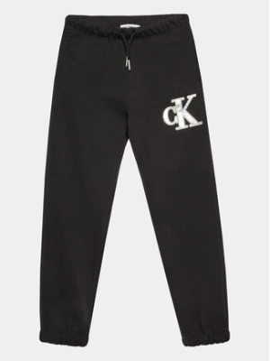 Calvin Klein Jeans Spodnie dresowe Metallic IG0IG02287 Czarny Regular Fit