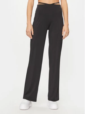 Calvin Klein Jeans Spodnie materiałowe J20J221919 Czarny Straight Fit