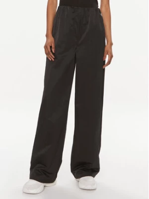 Calvin Klein Jeans Spodnie materiałowe Soft Crinkle J20J223122 Czarny Relaxed Fit