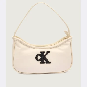 Calvin Klein Jeans Torebka na ramię TEDDY