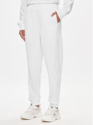 Calvin Klein Performance Spodnie dresowe 00GWS4P656 Biały Relaxed Fit