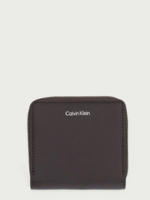 Calvin Klein portfel damski z imitacji skóry brązowy