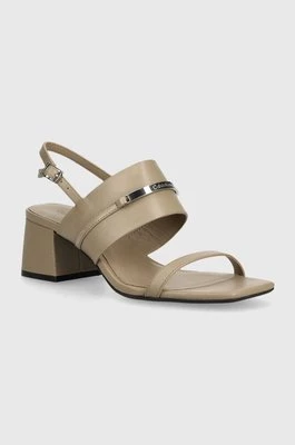 Calvin Klein sandały skórzane HEEL SANDAL 45 MET BAR LTH kolor beżowy HW0HW02056