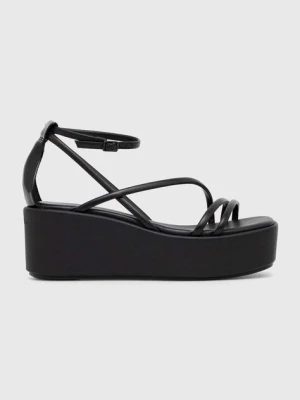 Calvin Klein sandały skórzane WEDGE SANDAL 30 LTH damskie kolor czarny na platformie HW0HW01949