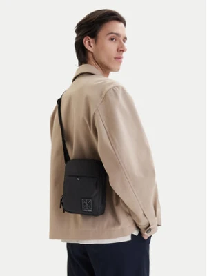 Calvin Klein Saszetka Utility Emblem Reporter LV04D3303G Czarny