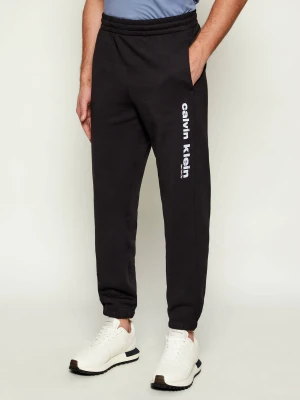 Calvin Klein Spodnie dresowe RETRO | Regular Fit
