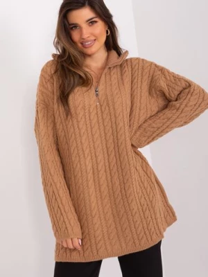 Camelowy sweter z warkoczami i suwakiem BADU
