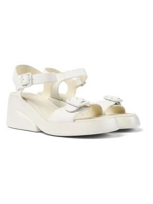 Camper Skórzane sandały w kolorze białym na koturnie rozmiar: 36