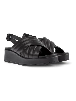 Camper Skórzane sandały w kolorze czarnym na koturnie rozmiar: 40