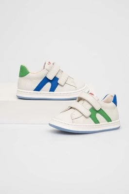 Camper sneakersy skórzane dziecięce kolor niebieski TWS