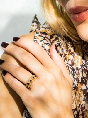 CARATELLI Złoty pierścionek "Amoro" z szafirami rozmiar: 56