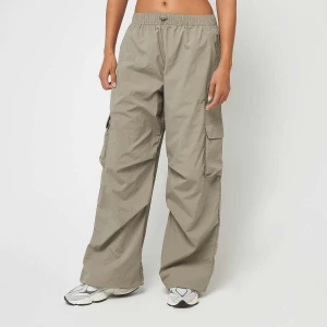 New Balance Cargo Pant kobiety Bojówki zielony rozmiar Odzież