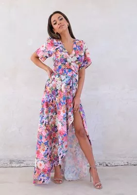 Carole - Kopertowa sukienka z asymetrią w Kwiaty MOSQUITO