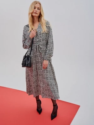 Casualowa sukienka z czarno-białym printem Greenpoint