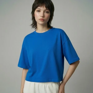 Chabrowa koszulka cropped z okrągłym dekoltem House