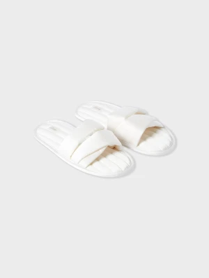 Chaussons tongs satinées Etam